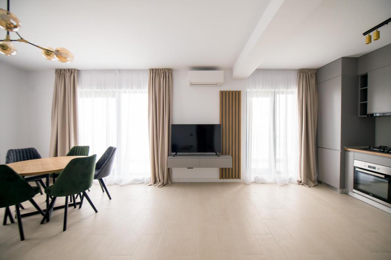 Luxury Promenada Apartment - Frontal Beachfront Mamaia Nord 那沃达利 外观 照片