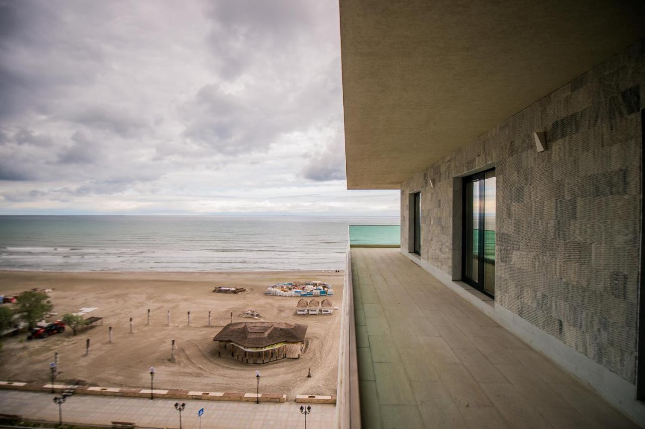 Luxury Promenada Apartment - Frontal Beachfront Mamaia Nord 那沃达利 外观 照片