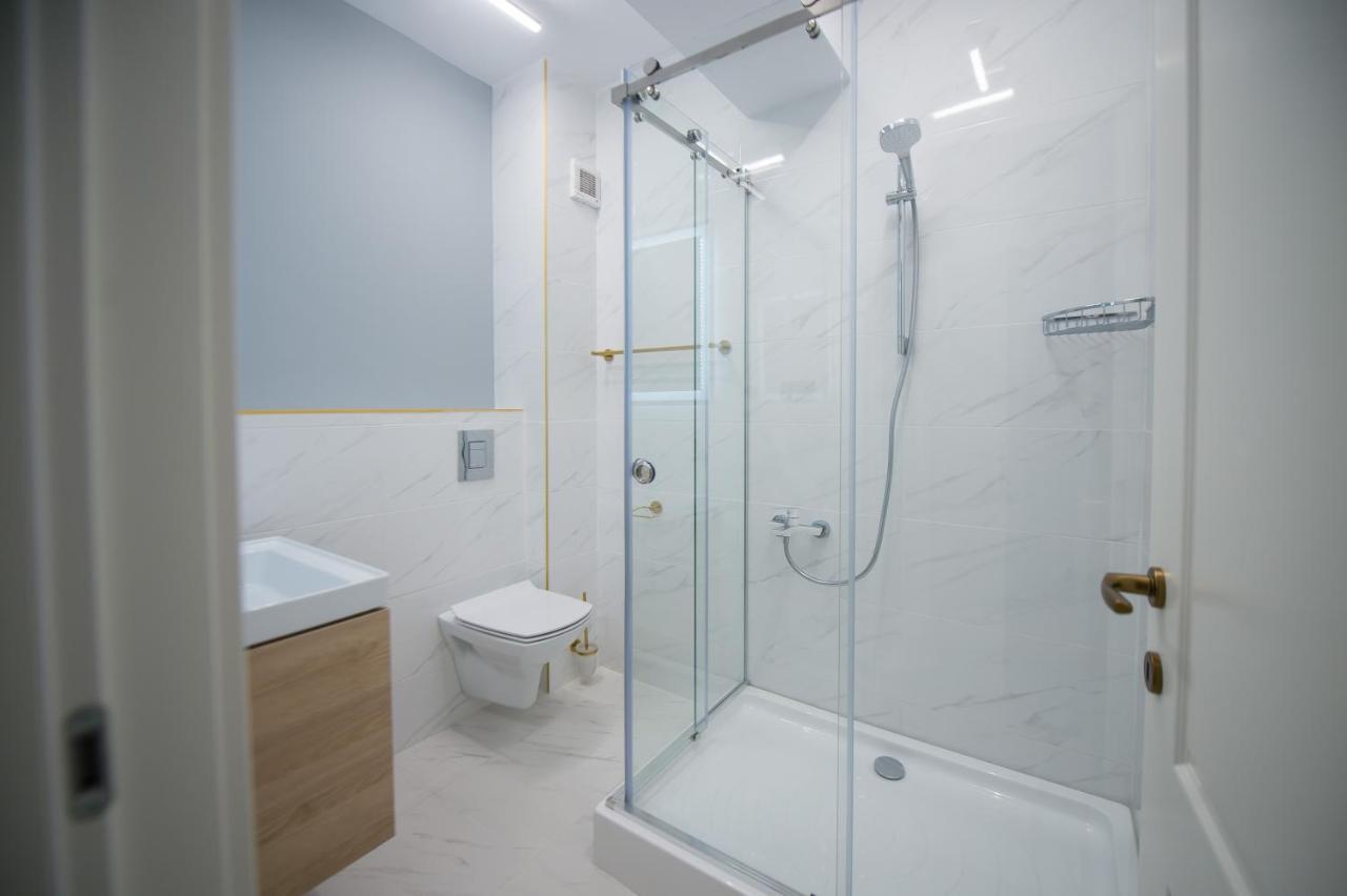 Luxury Promenada Apartment - Frontal Beachfront Mamaia Nord 那沃达利 外观 照片
