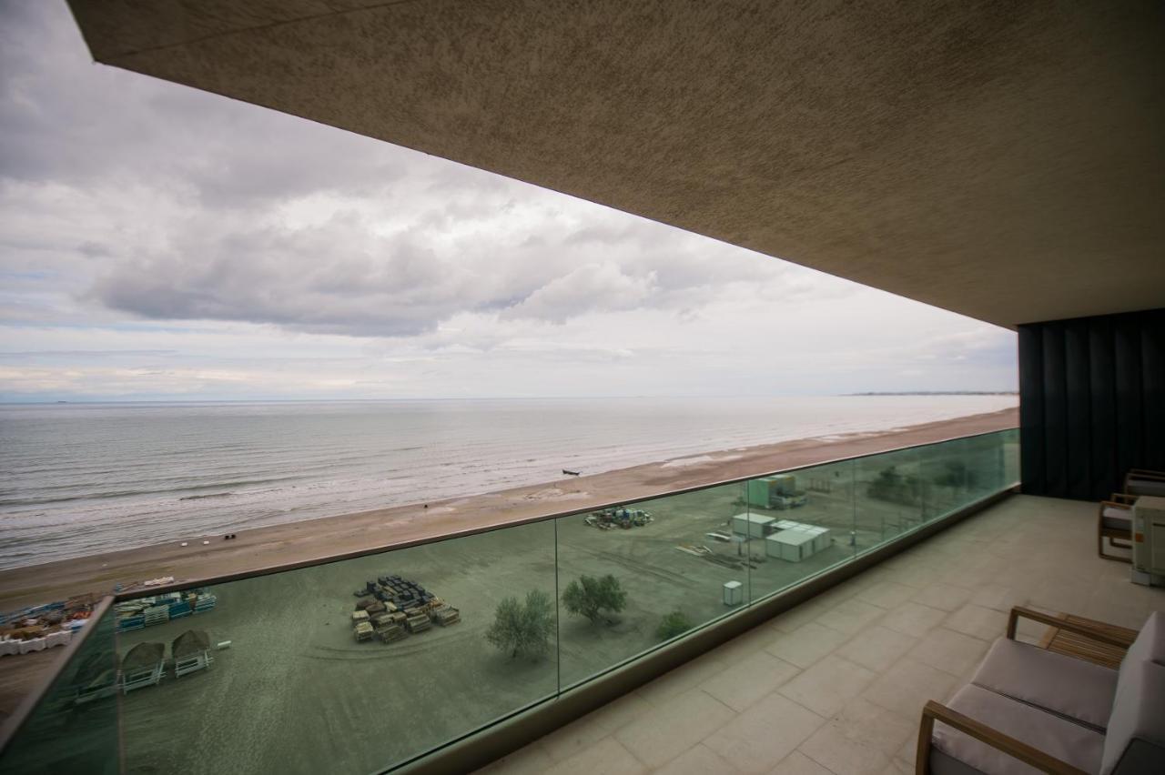 Luxury Promenada Apartment - Frontal Beachfront Mamaia Nord 那沃达利 外观 照片