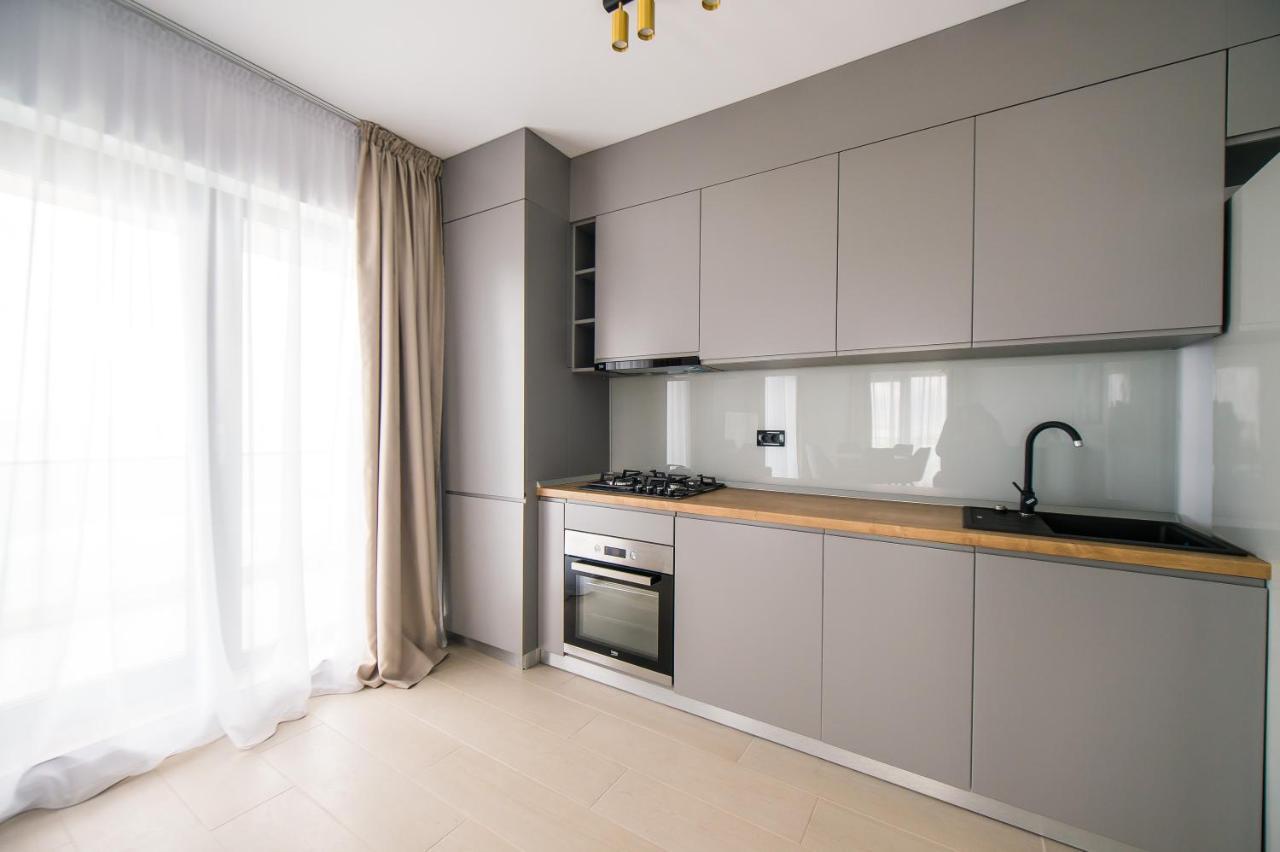Luxury Promenada Apartment - Frontal Beachfront Mamaia Nord 那沃达利 外观 照片