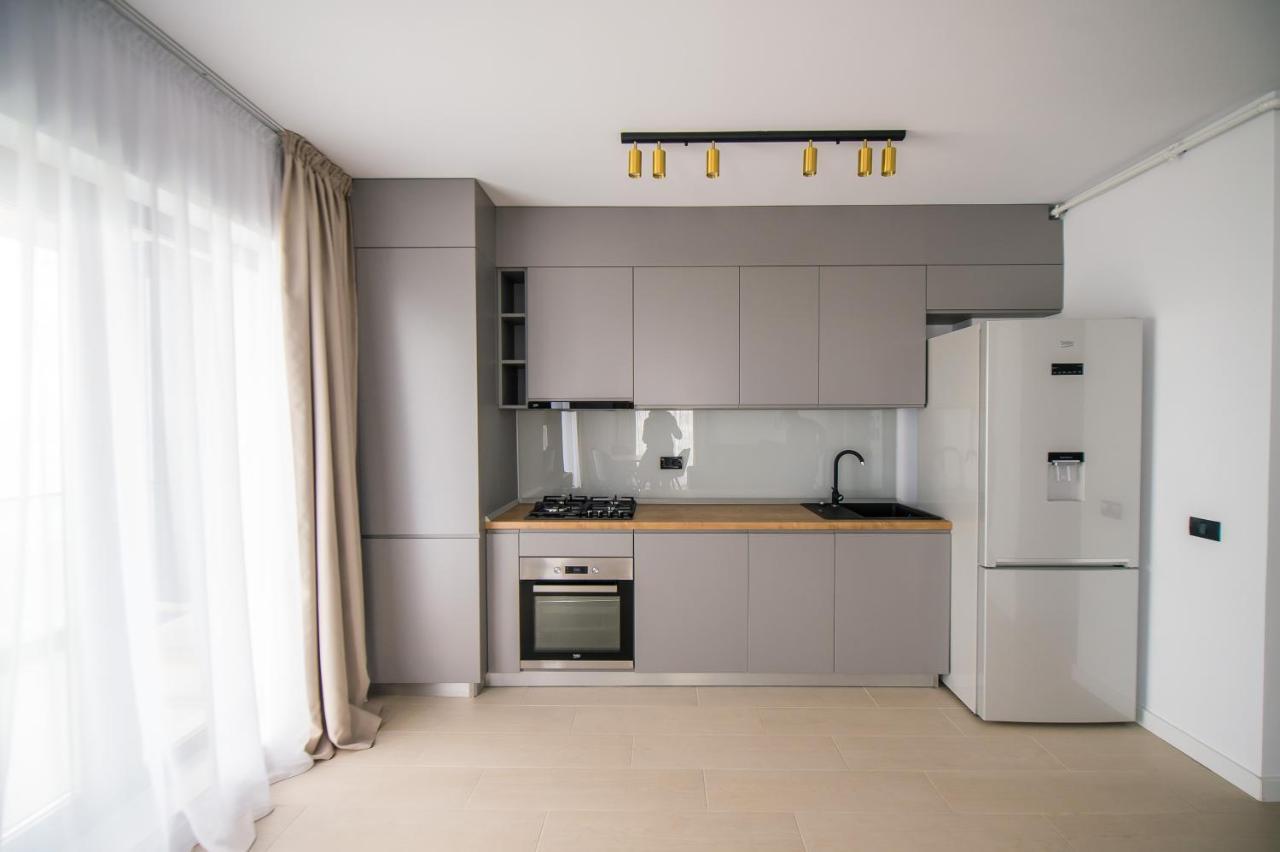 Luxury Promenada Apartment - Frontal Beachfront Mamaia Nord 那沃达利 外观 照片