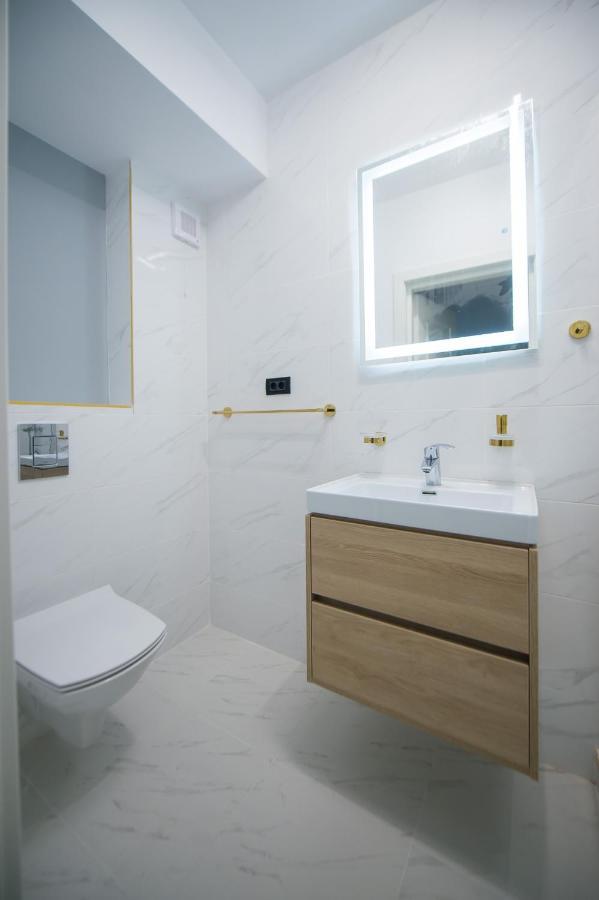 Luxury Promenada Apartment - Frontal Beachfront Mamaia Nord 那沃达利 外观 照片