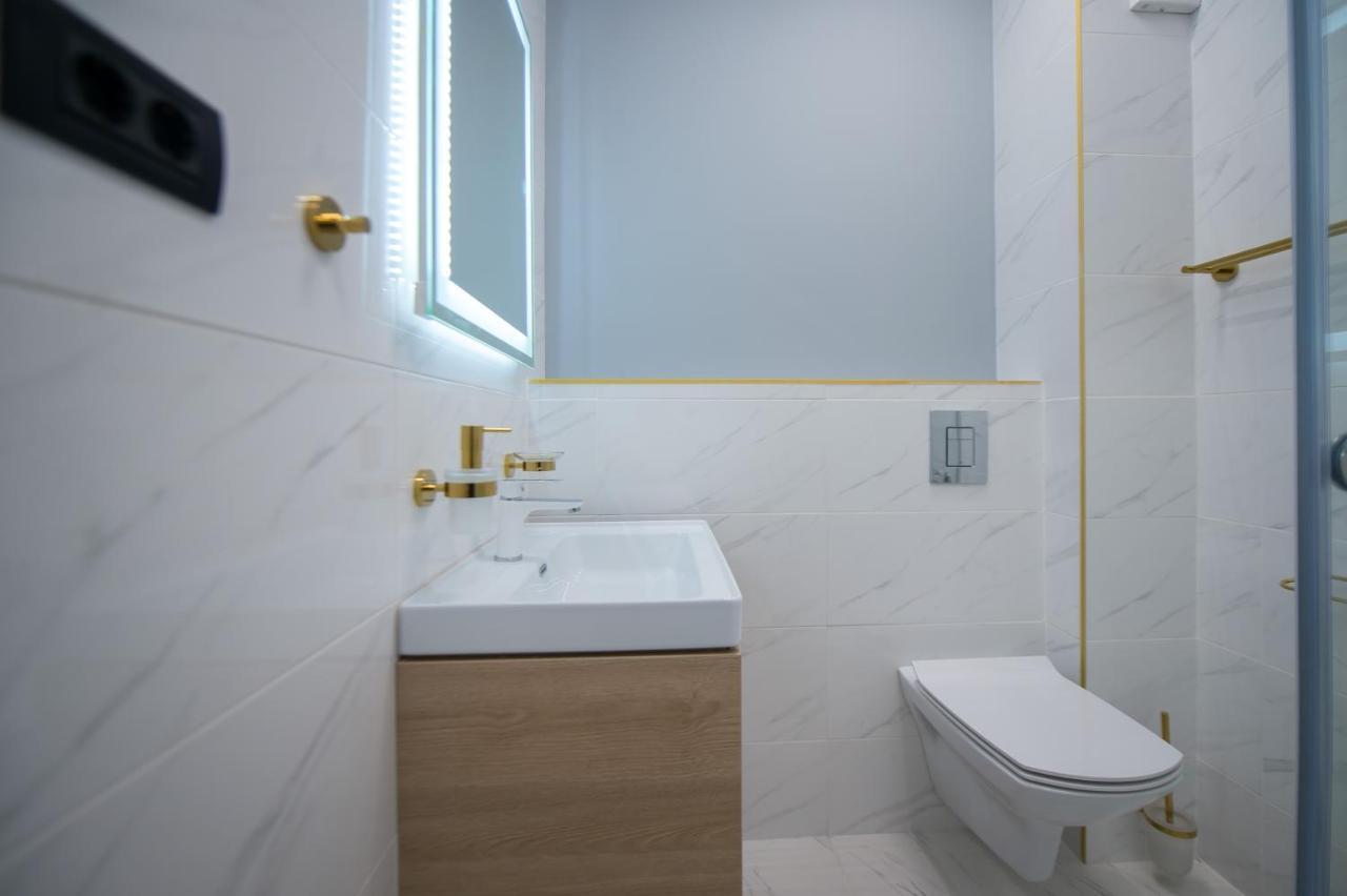 Luxury Promenada Apartment - Frontal Beachfront Mamaia Nord 那沃达利 外观 照片