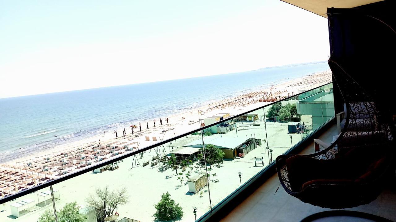 Luxury Promenada Apartment - Frontal Beachfront Mamaia Nord 那沃达利 外观 照片