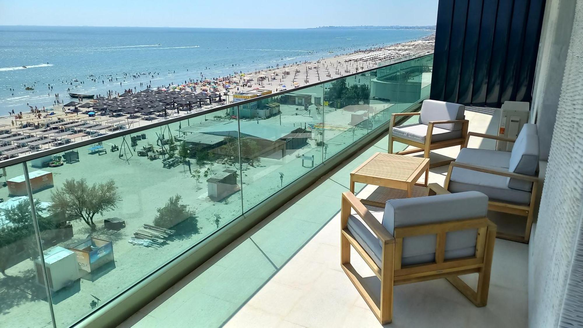 Luxury Promenada Apartment - Frontal Beachfront Mamaia Nord 那沃达利 外观 照片