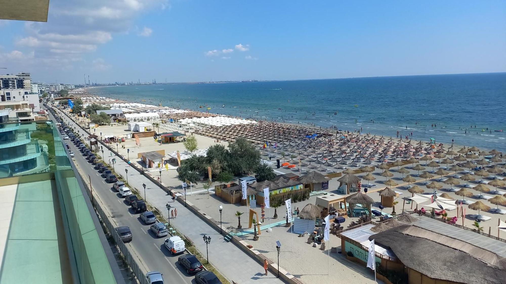 Luxury Promenada Apartment - Frontal Beachfront Mamaia Nord 那沃达利 外观 照片